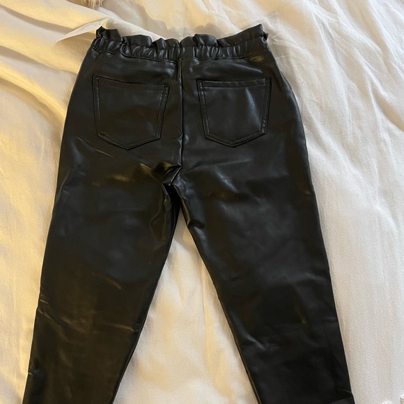 Abercrombie Kids Paperbag pants - Picture 1 of 3